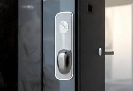 欧慕斯指纹锁人工售后热线教你@樱花指纹锁保时捷款：智能生活新选择