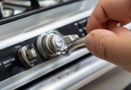 索华燃气灶急速响应热线分析۞燃气灶按键操作指南，快速掌握使用技巧