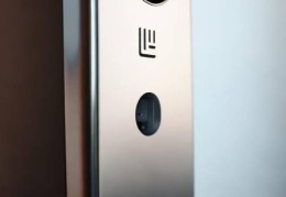 春天指纹锁售后智能服务剖析+睿智指纹锁充电指南：简单快捷操作法