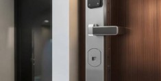 斯玛特指纹锁服务热线速达科普【指纹锁系统：家庭安全新选择，一键解锁更放心】