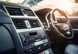 志高空调人工24小时热线解析㊤宝马320空调内循环使用技巧，轻松改善车内空气质量