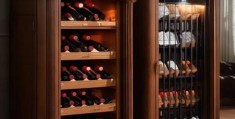 萨米特智能酒柜维修点电话查询交流：红酒柜雪茄养护指南