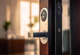 吾爱吾家智能指纹锁24小时服务详述￥指纹锁充电时为什么会发出声音？