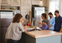 科慕(COLMO)冰箱售后维修服务热线传授(冰箱能否放在水槽旁边？使用注意事项揭晓)