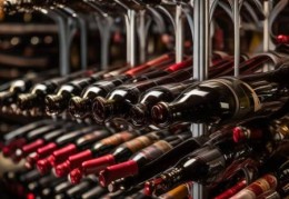 LG酒柜官方维修电话解读-红酒柜子斜放最佳尺寸：尺寸揭秘，红酒储存更完美