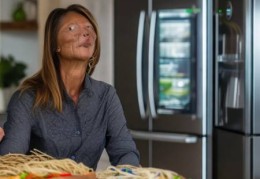 美国通用(GE)冰箱人工咨询热线解读，凉面保存技巧：无需冰箱也能持久新鲜